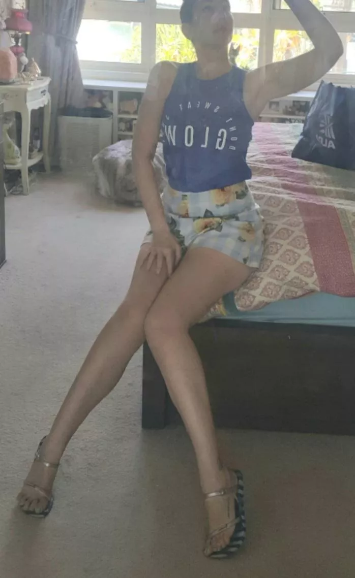 Loooong legs are the only legs