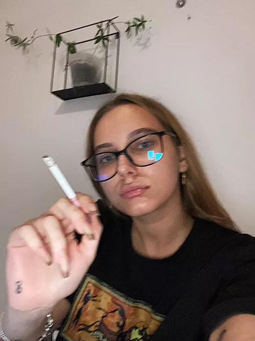 Losers like YOU deserve my SMOKE blown into their face💨