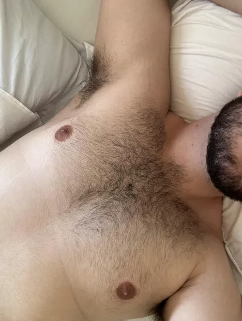 Love a hairy pit (and body in general). Proud to never have shaved mine :p (24)