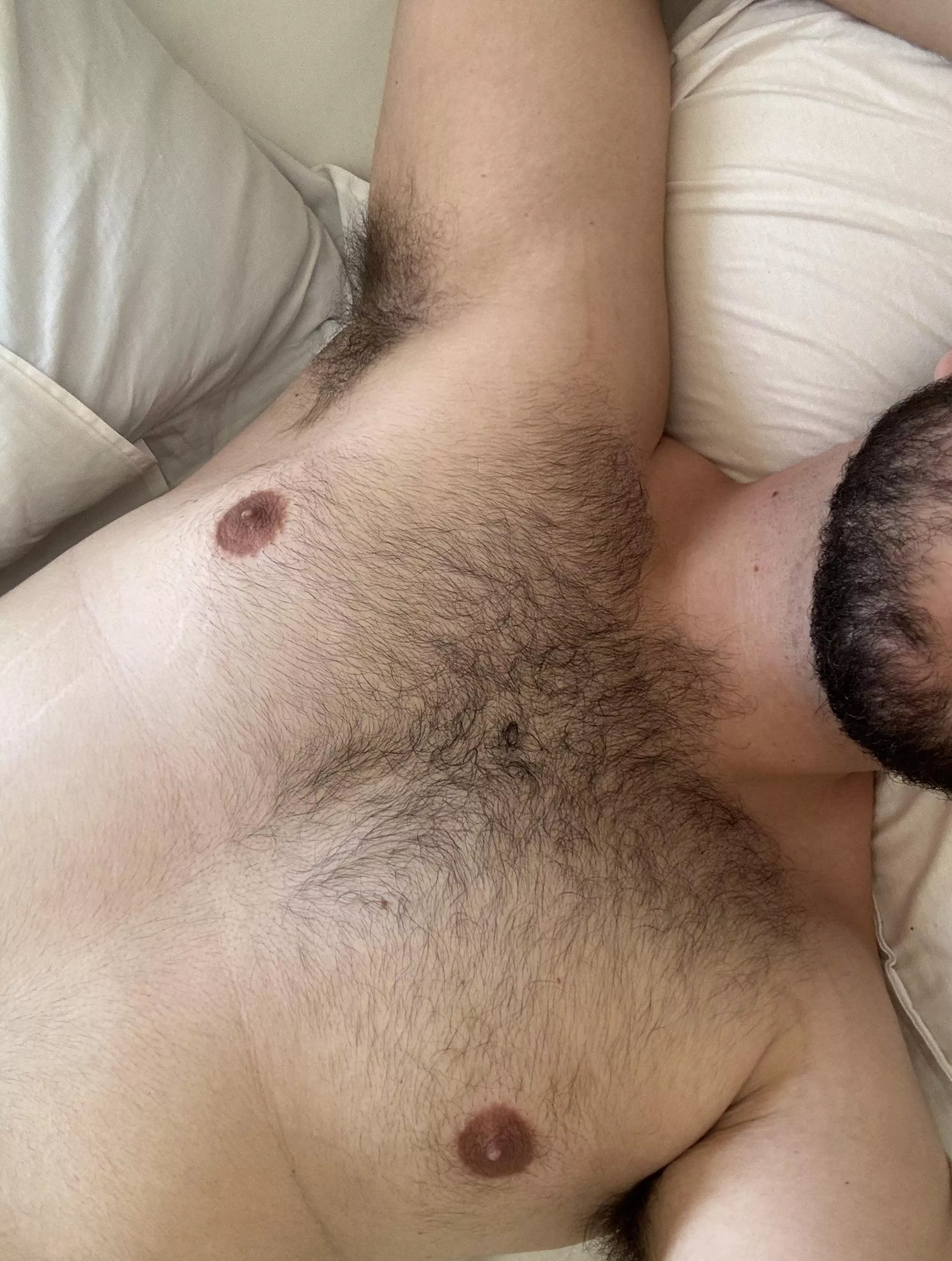 Love a hairy pit (and body in general). Proud to never have shaved mine :p (24)