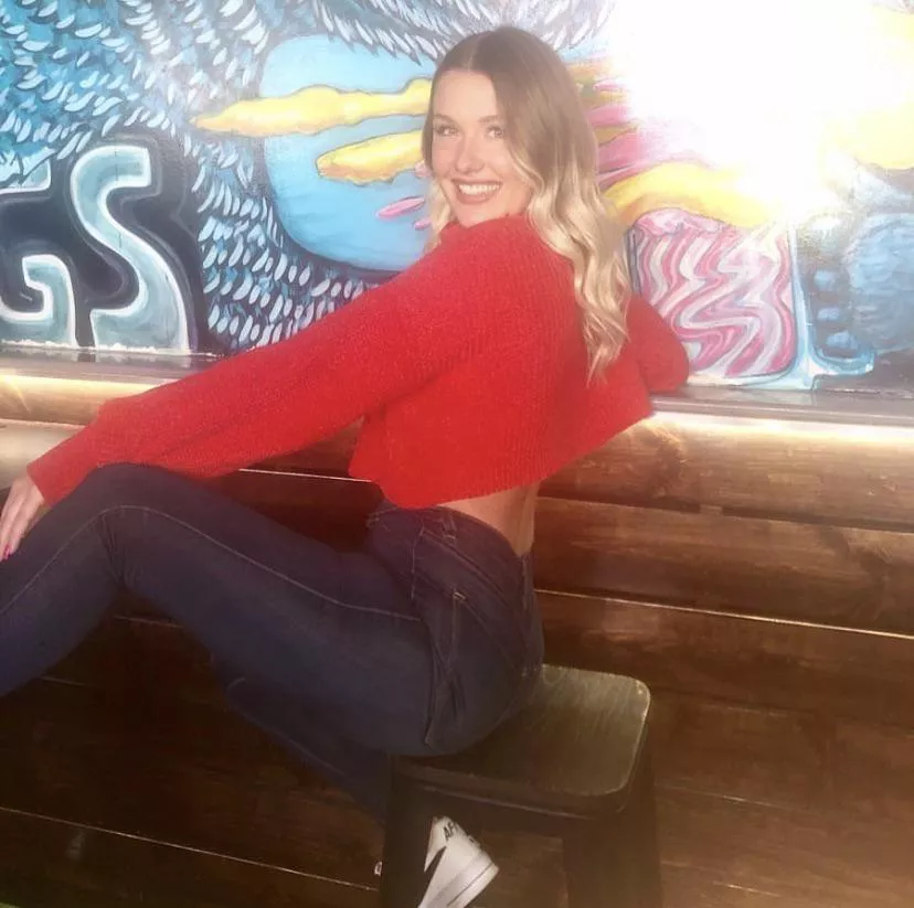 Love her jeans.