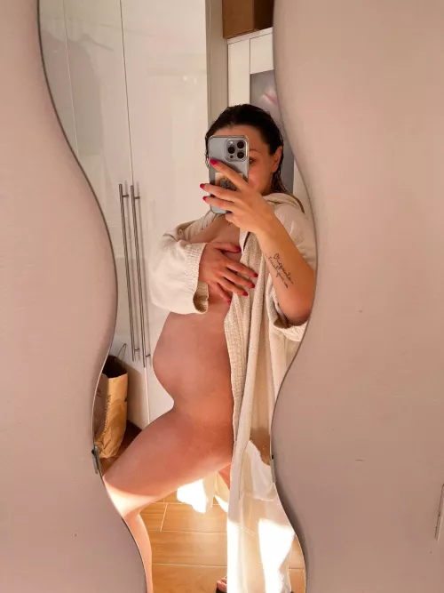Love pregnant pussy?