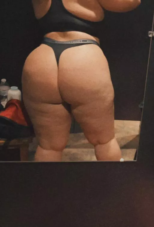 Love staring at her butt 21f