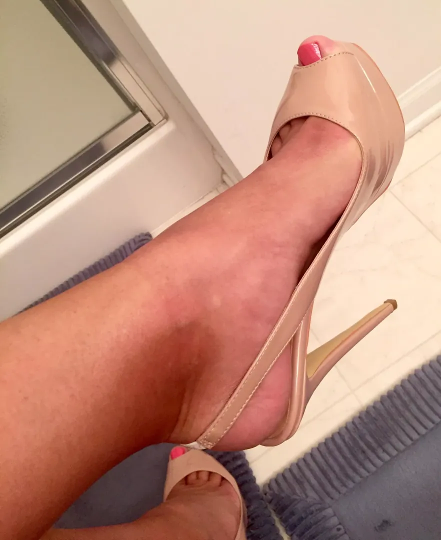 Love these heels.