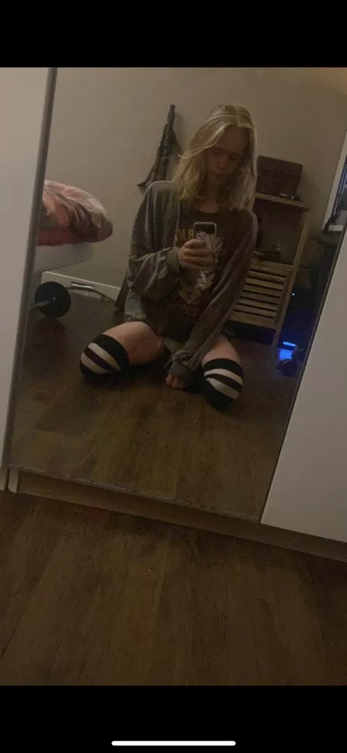 love to all the cuties seeing this