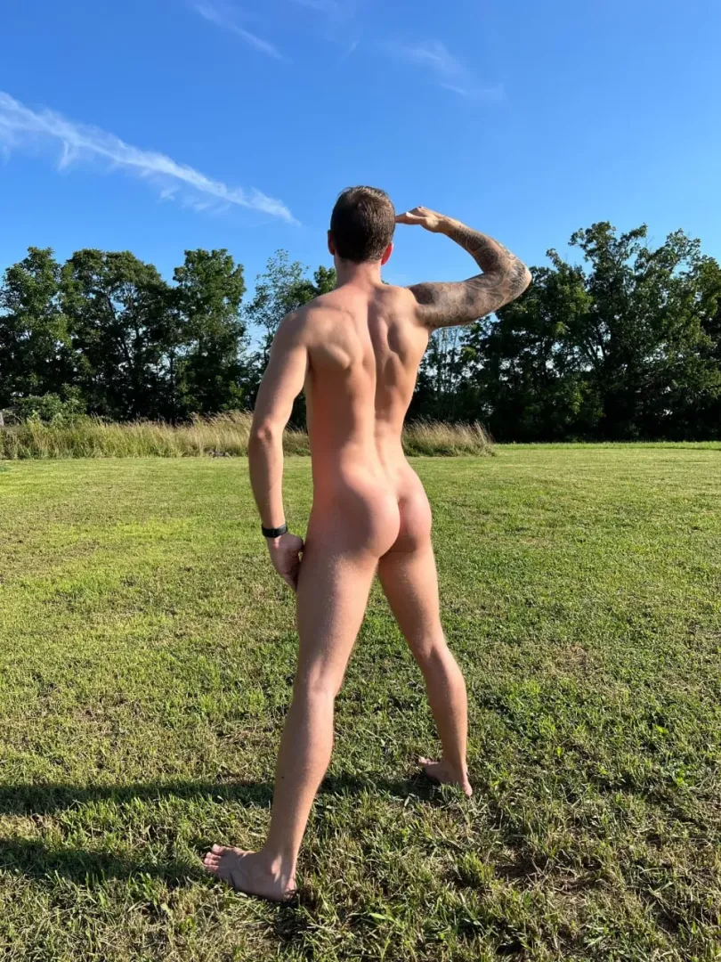 love to be naked outside