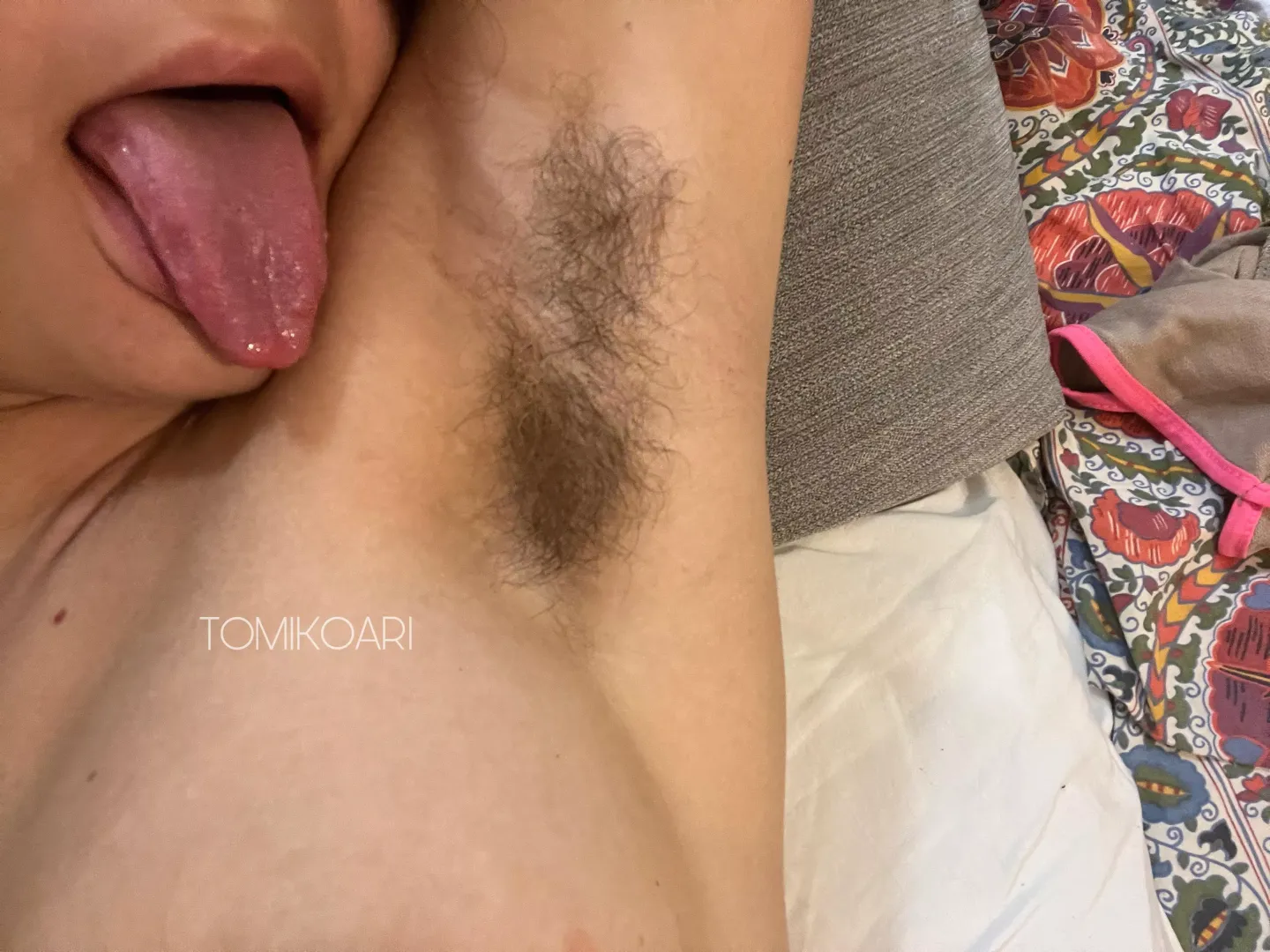 Love to lick my pits after a long sweaty sleep.