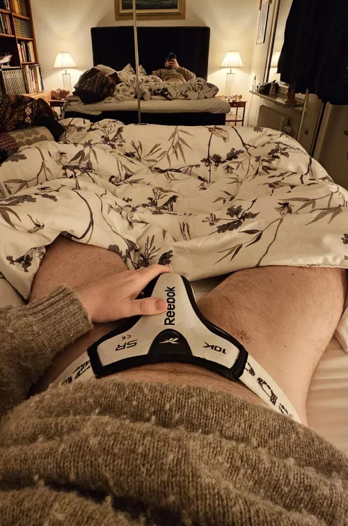 Love to wear my hockey cup jock my cock is exploring inside it 🥵 🇸🇪