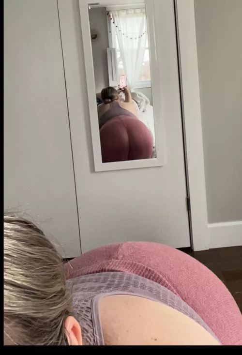 Love wearing yoga pants and no panties