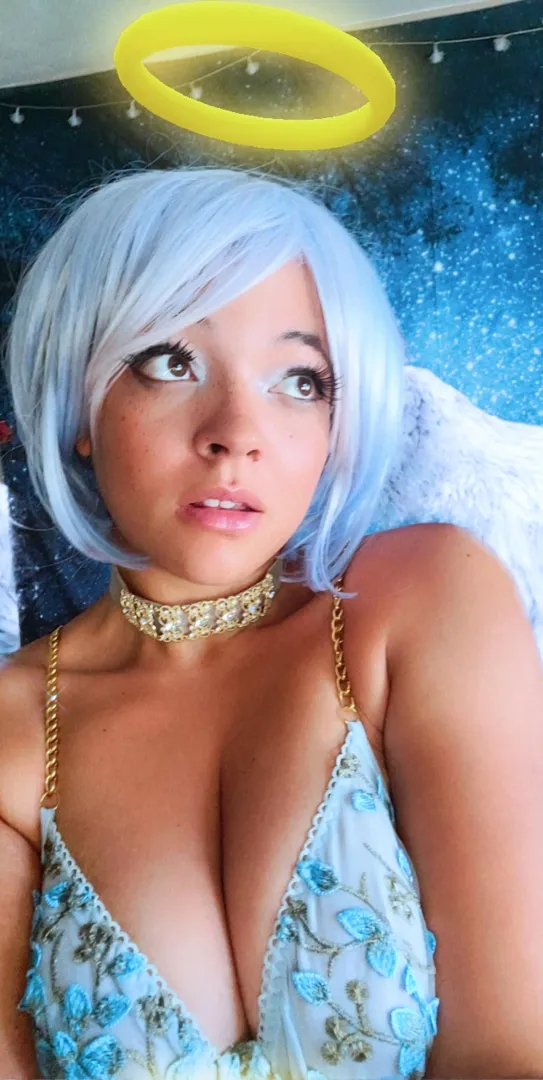 Lovely angel 😇