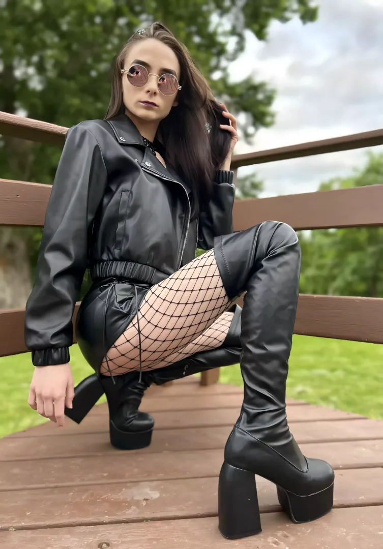 Loving the full leather look