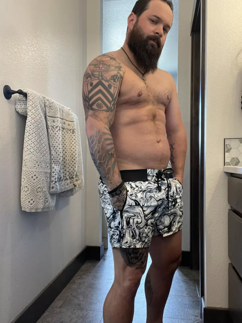 Loving these shorter swim trunks!