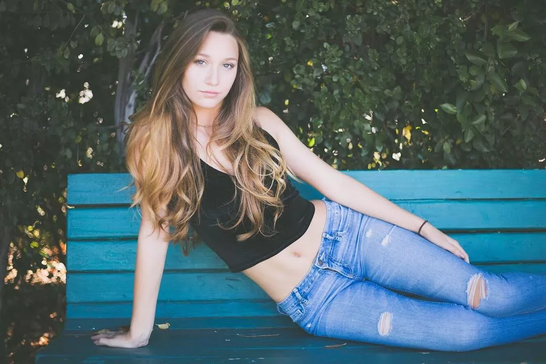 Low cut jeans