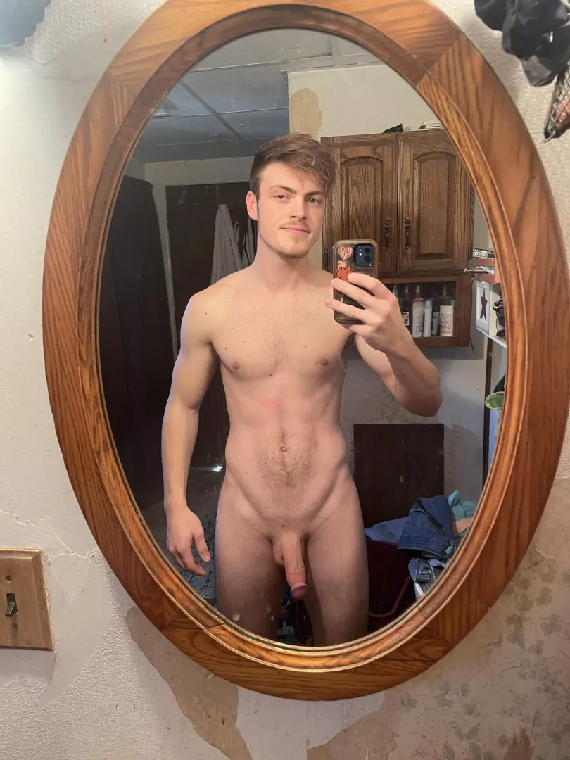 [M] 21, 170lbs, 5’11: Just an everyday retail worker 😊