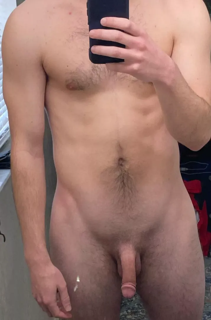 M 22, 150 lbs, 5’9”. Little birthday nude for you.