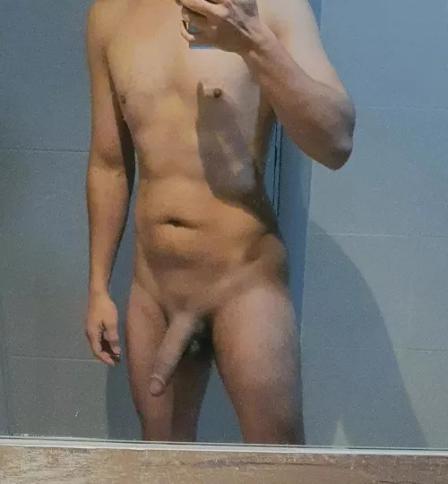 [M] 25. Rate my nude body