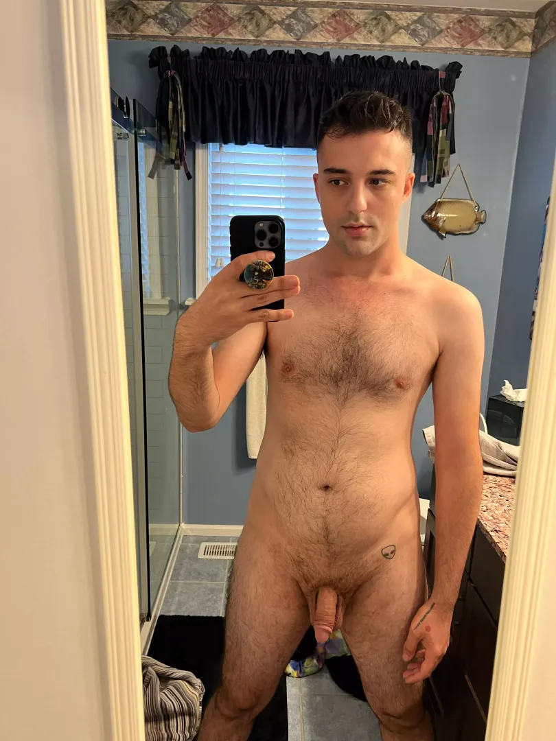 M, 26, 170 lbs, 5 ,11 / love this pic, hope you do too