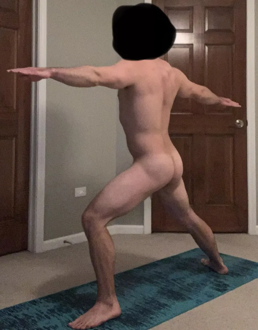 [M] Gaining strength and stability with warrior 2. Merry Christmas Eve!