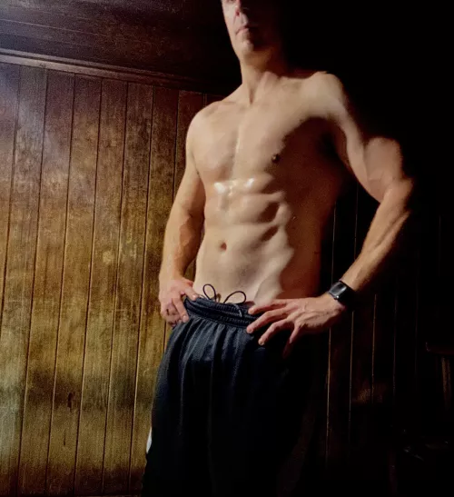 [M] going to have a photo shoot in the next month. Need to cut some more