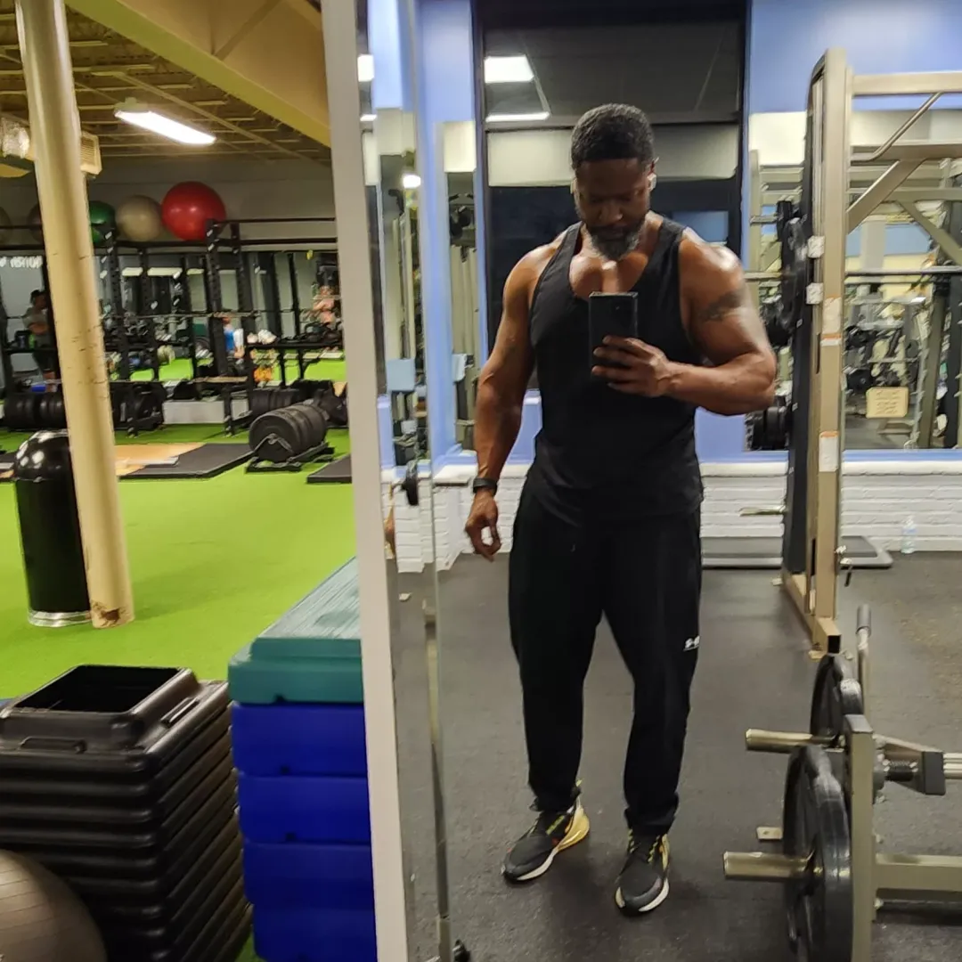 [M] Hi.. 44 Atl Love working out