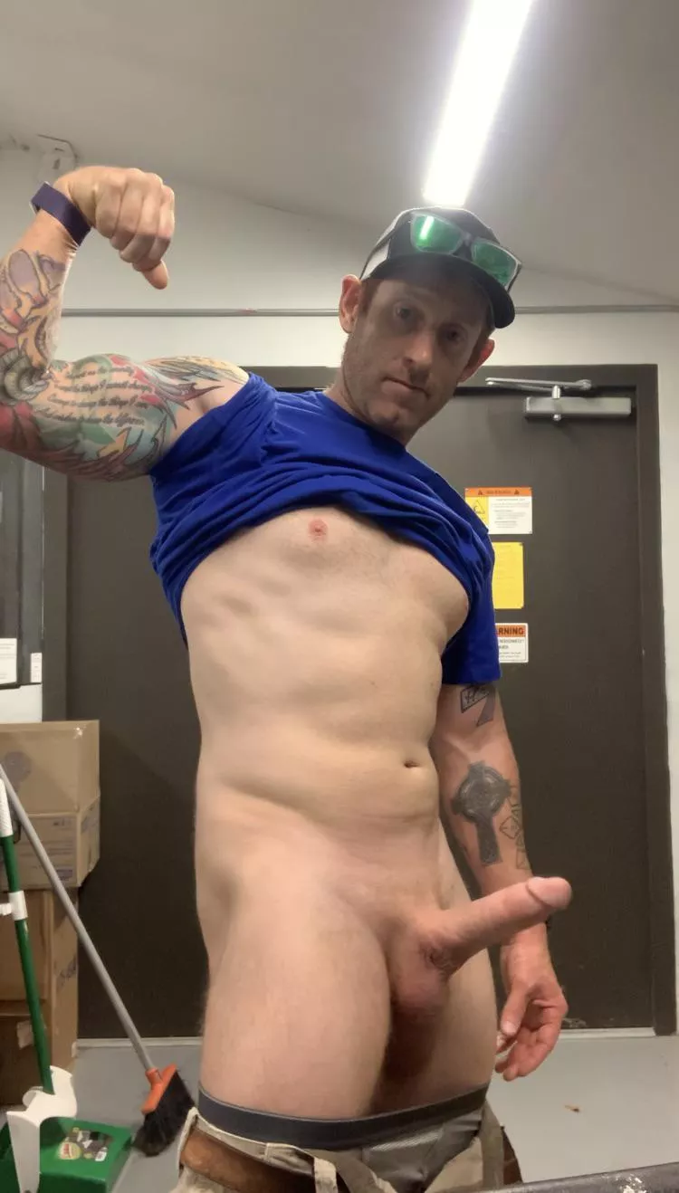 (M) Looking for a workout partner. Any of you ladies want to join me