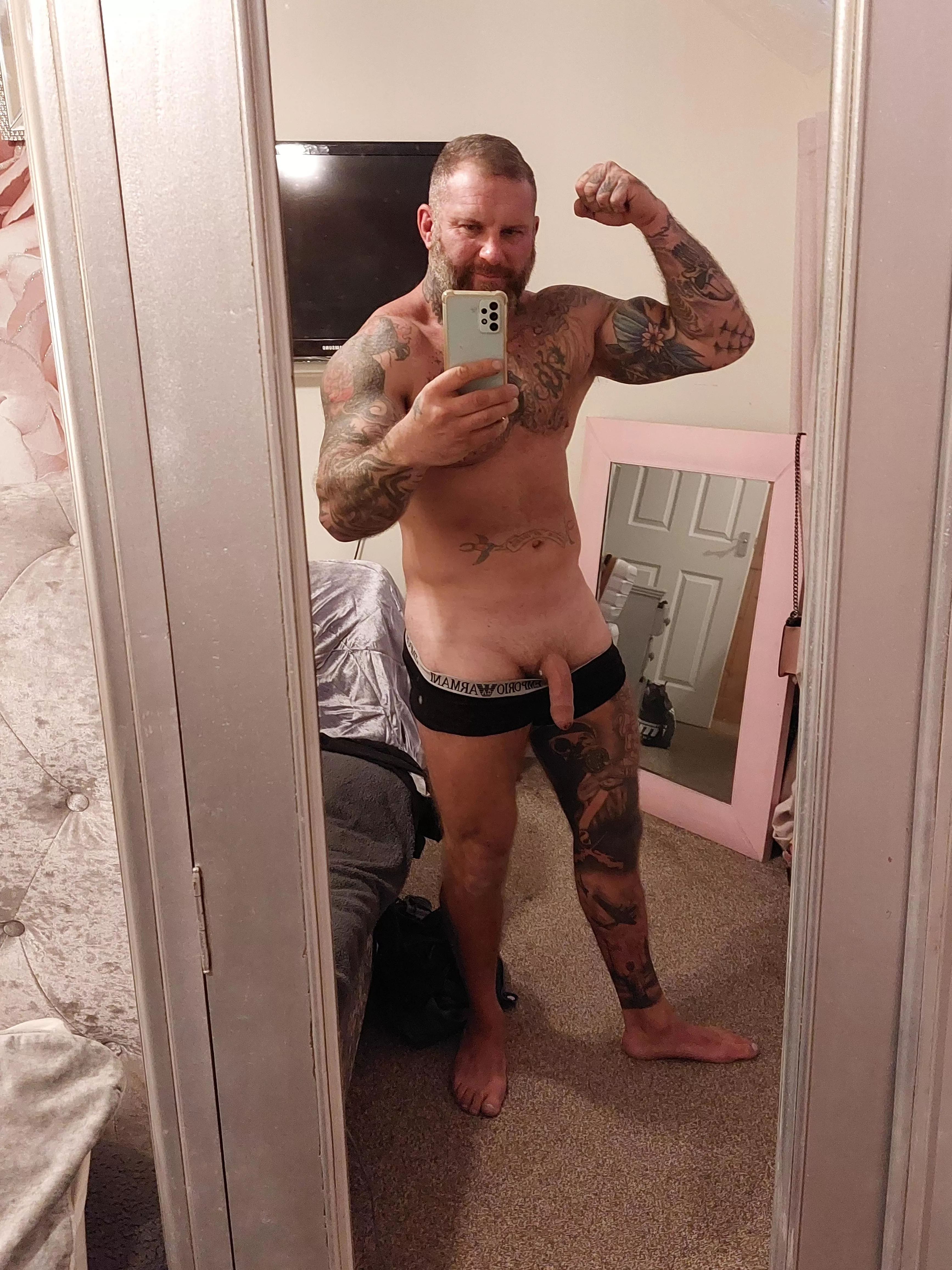 (m) need a gym pawg to use as pre workout