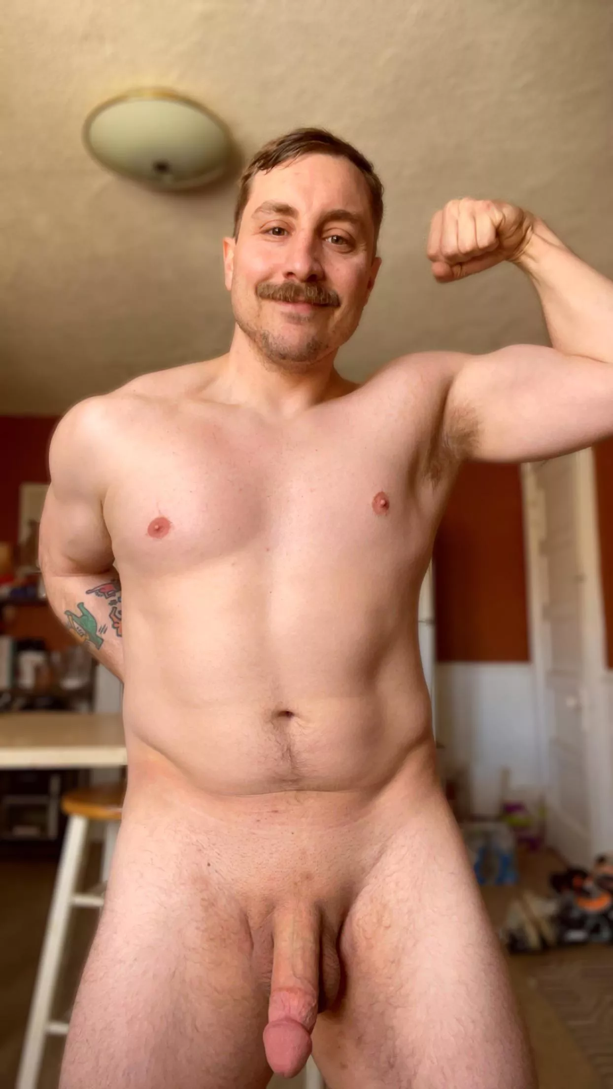 [M] Spicy Sunday! I felt like showing off after a sweaty workout!