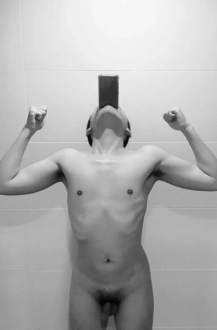 [M] Unconventional Selfie