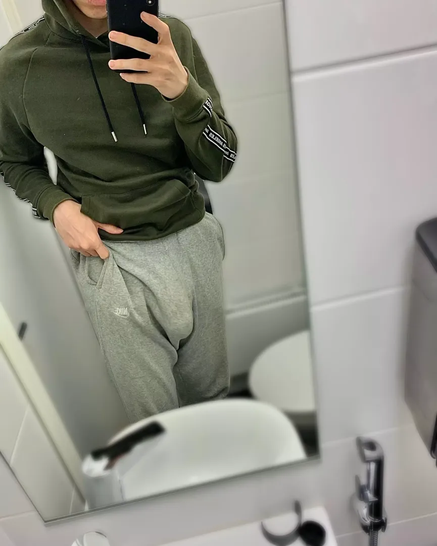 M18) This is how I be walking around at school. Even them teachers cant resist staring