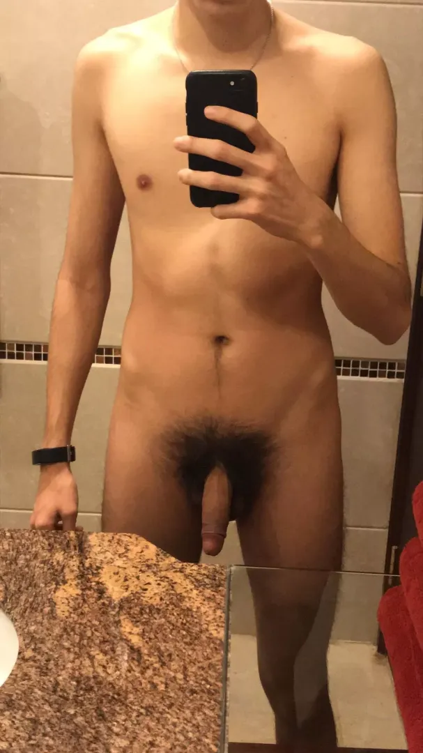 (M21, 5’11”, 133lb) First time posting here, thoughts?