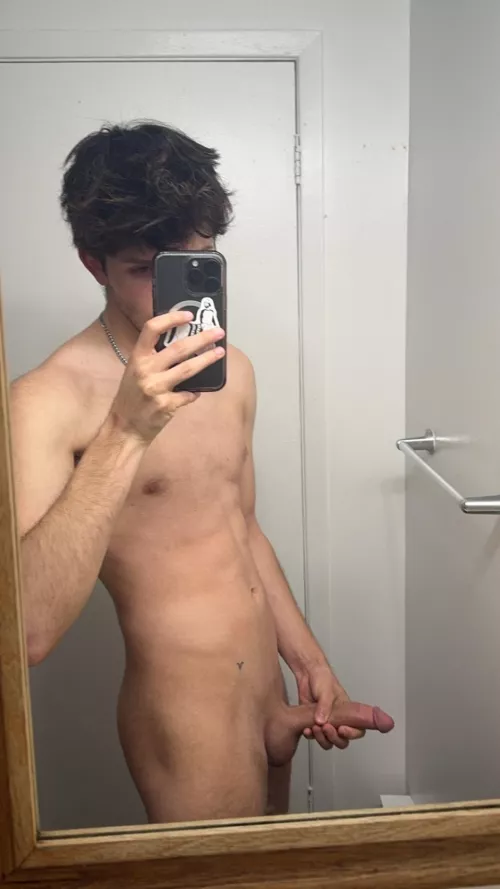 M21 fit and hung college twink @evan.a2103