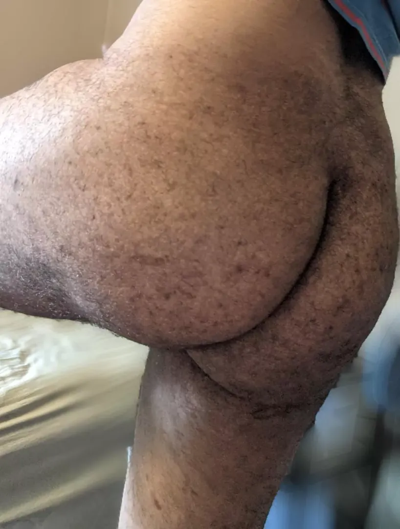 M24 let me know what you think of this hairy man ass