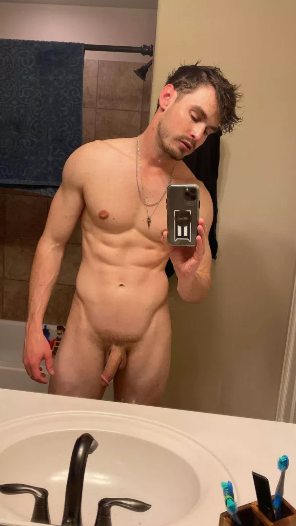 M33 DM me...Lookin for some fun 😈