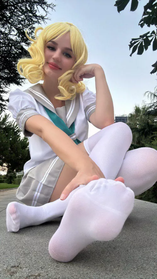 Made a photo of my feet for senpai while was in park <3
