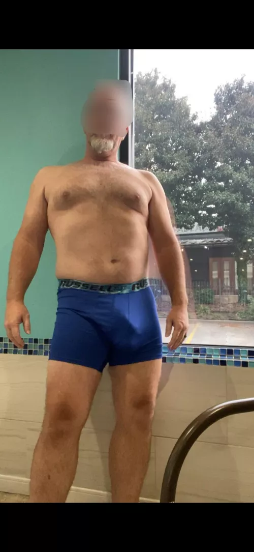 Made a splash at the pool. 🤠🍺 (51)