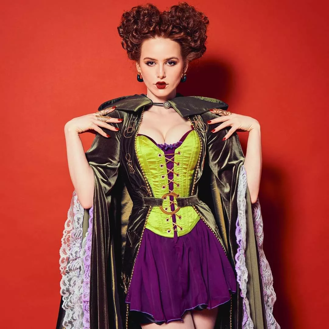 Madelaine petsch 🔥