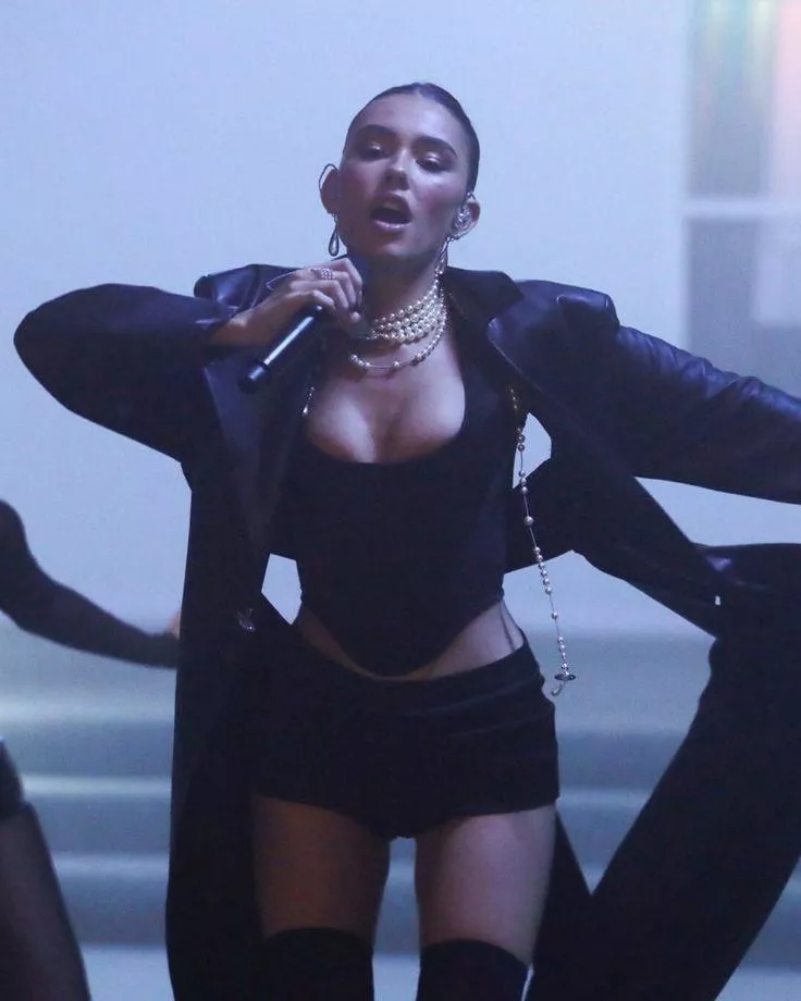 Madison Beer 