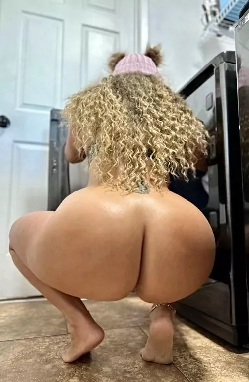 Make it go deep when I squat like this [F]
