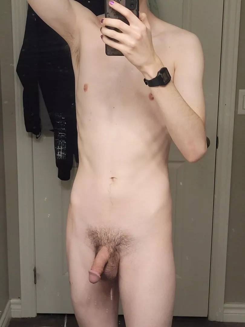 make my twink cock hard 🥵🥵