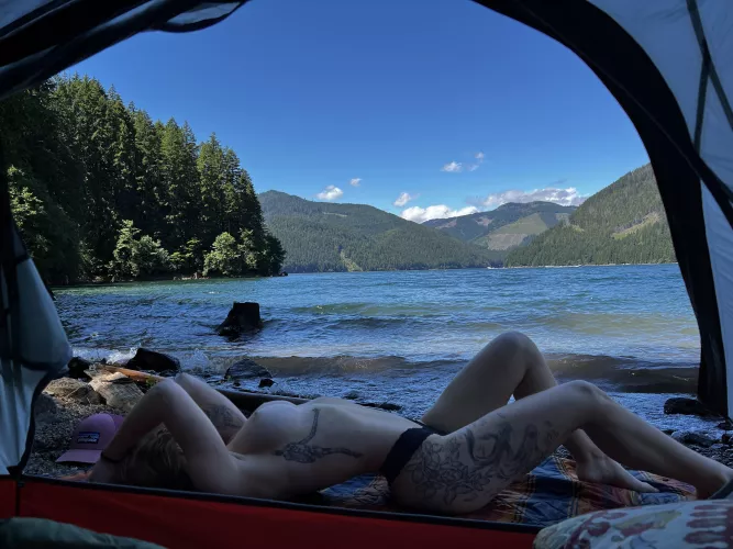 Make the mountains follow the curve of my body