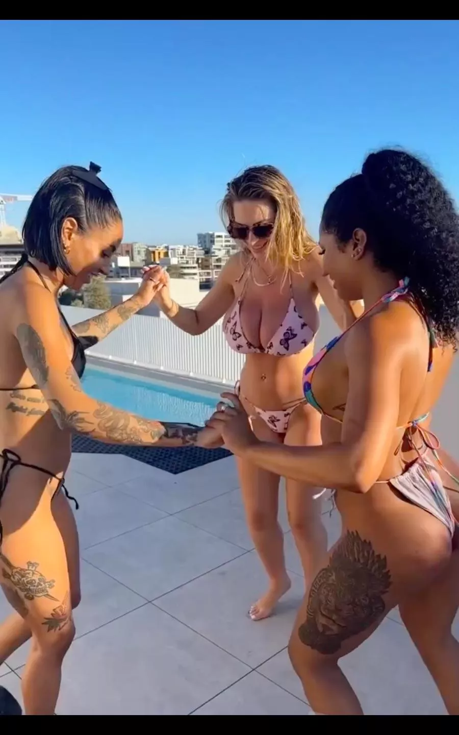 Massive in bikini