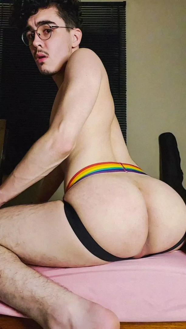 May I sit here? 🥵