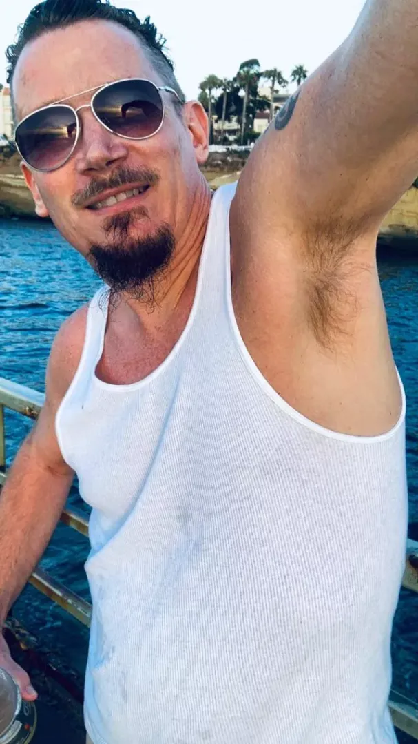 👅 me