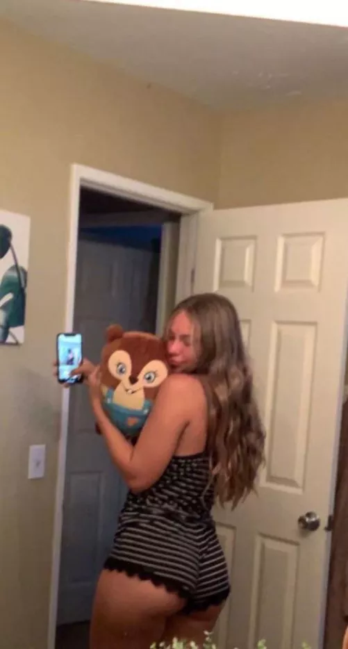 me and my bby stuffy 😋🍑
