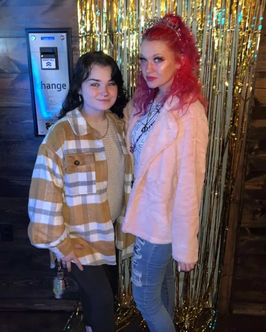me and the seester on nye [19F & 28F]