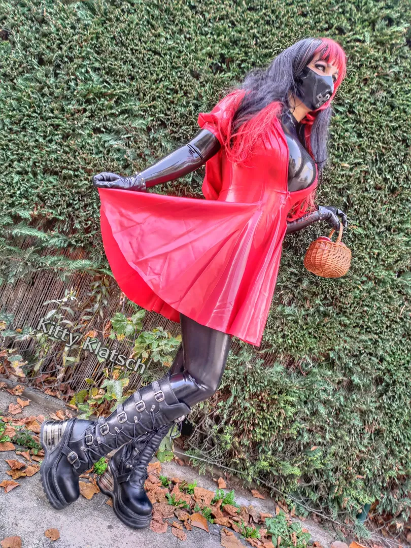 Me in leatherboots.
