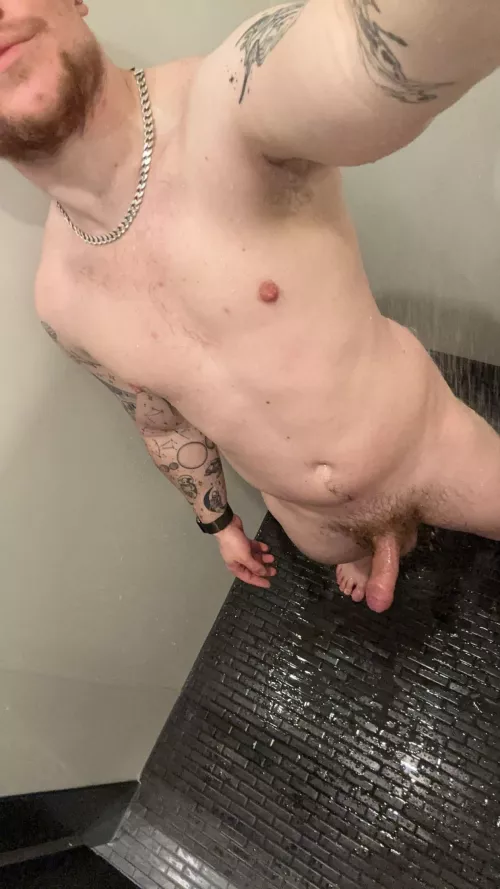 Meet me in the gyms showers 😜