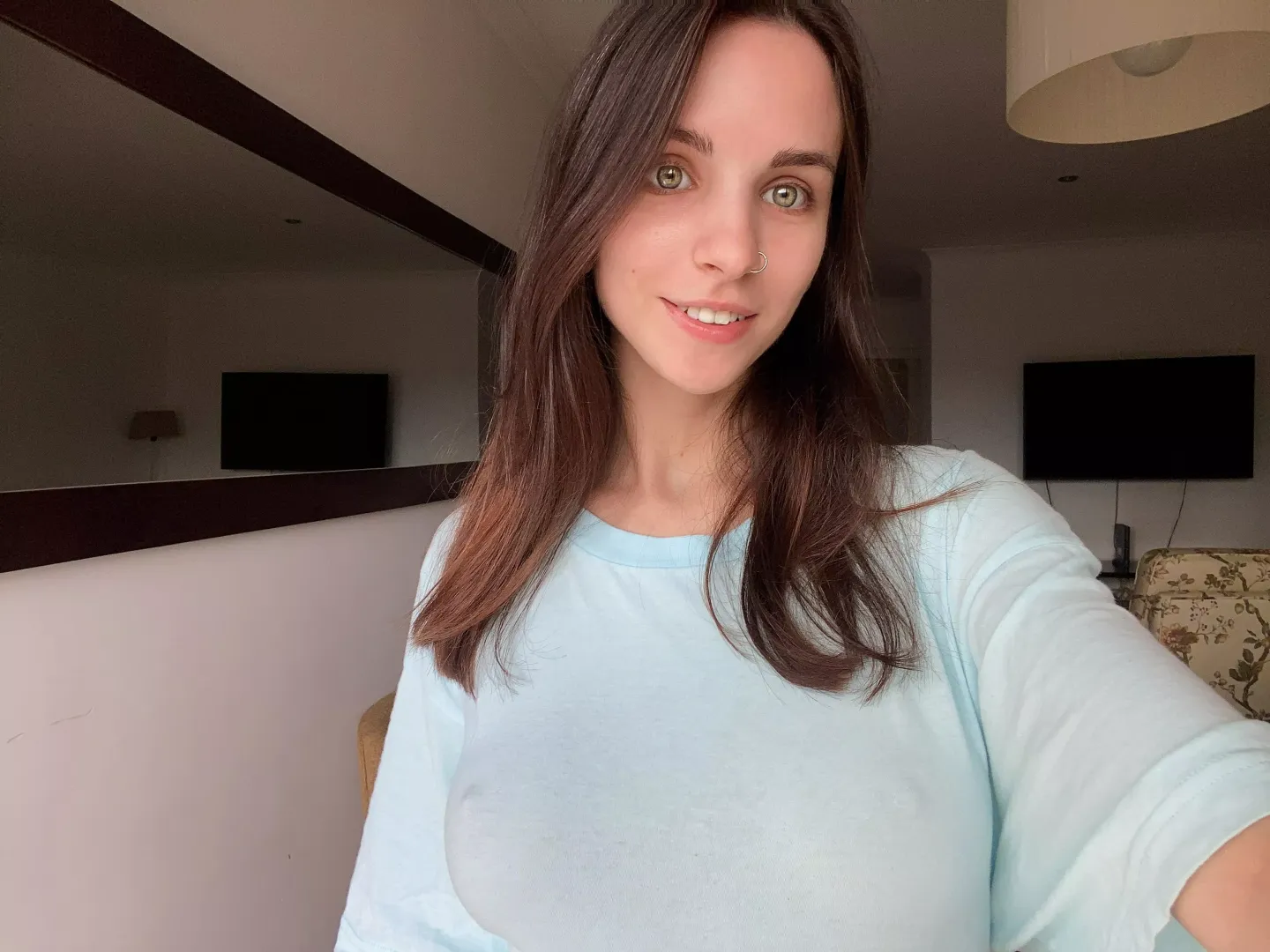 men's t-shirts fit me well, don't they?