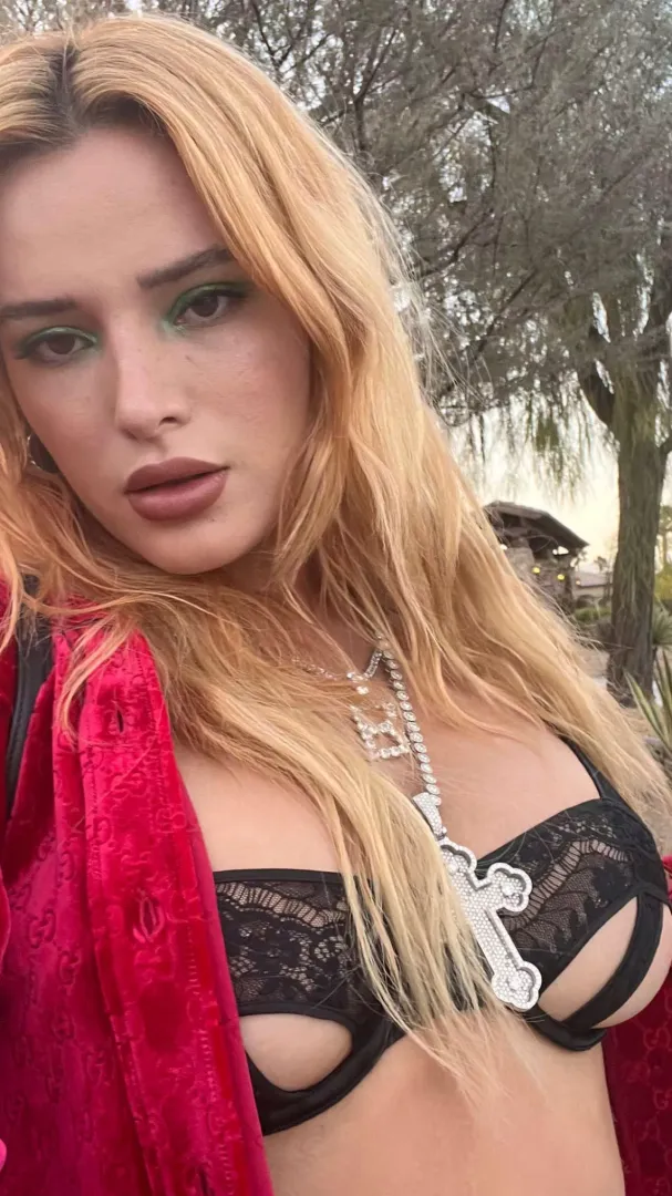 Mesh top | Snapchat, 10/24/24
