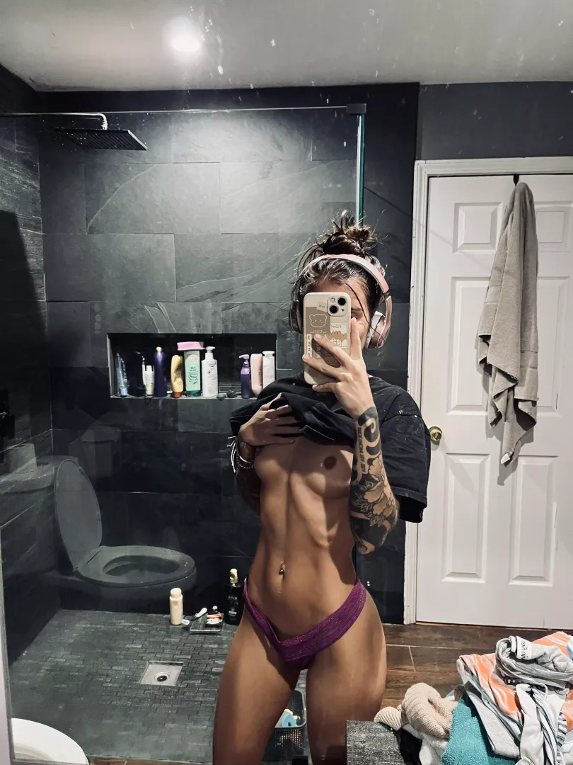 messy bathroom😖